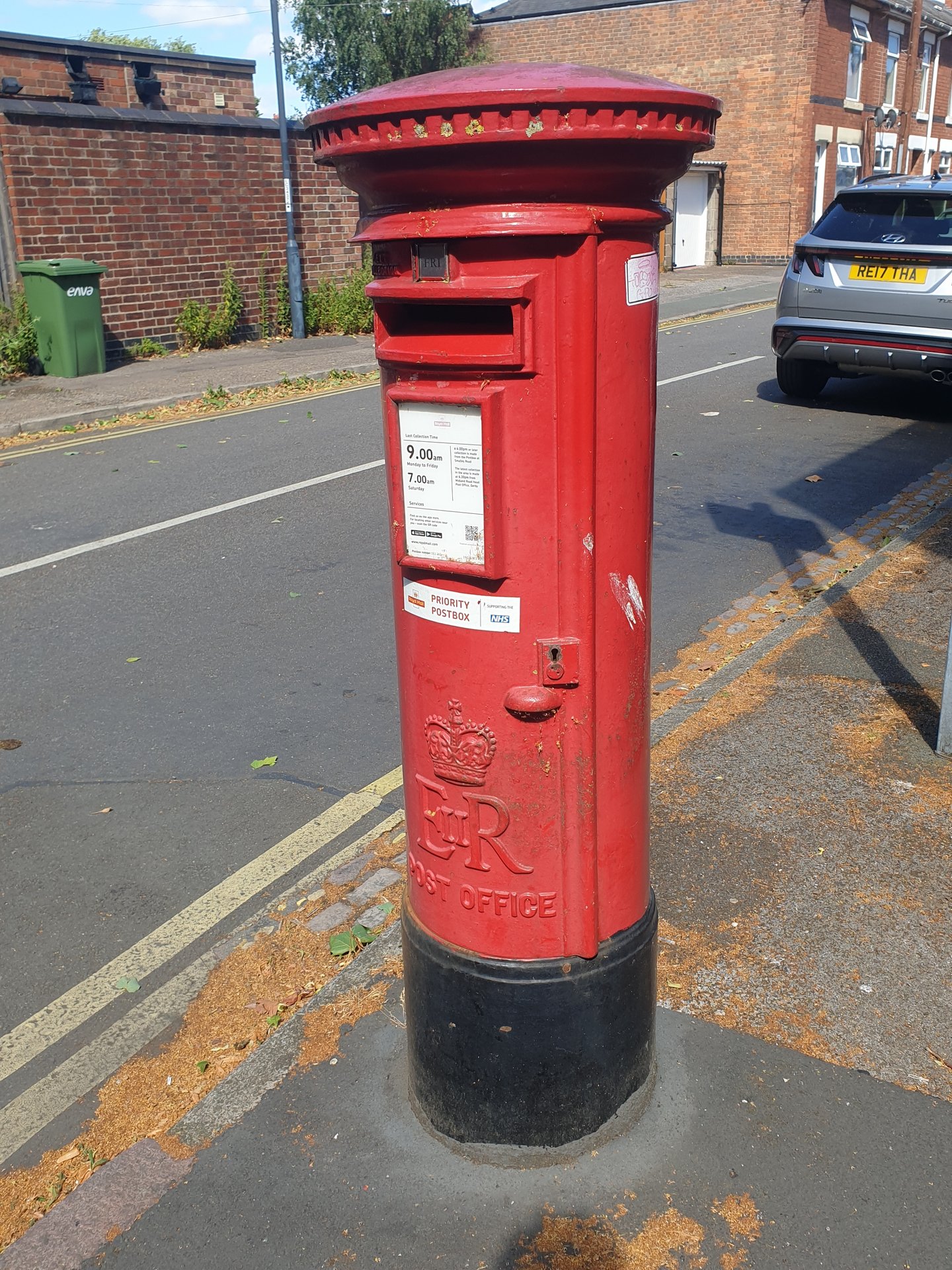 Postbox: Drage Street, Derby
