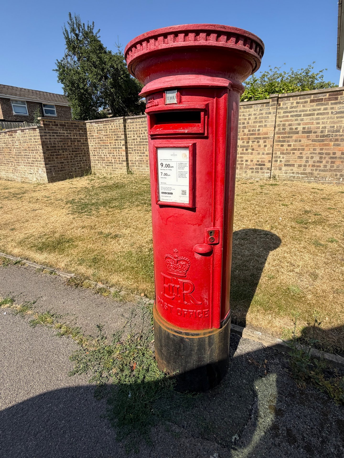 Postbox: Gainsborough Drive, Ascot, Ascot, Royal Borough of Windsor and Maidenhead