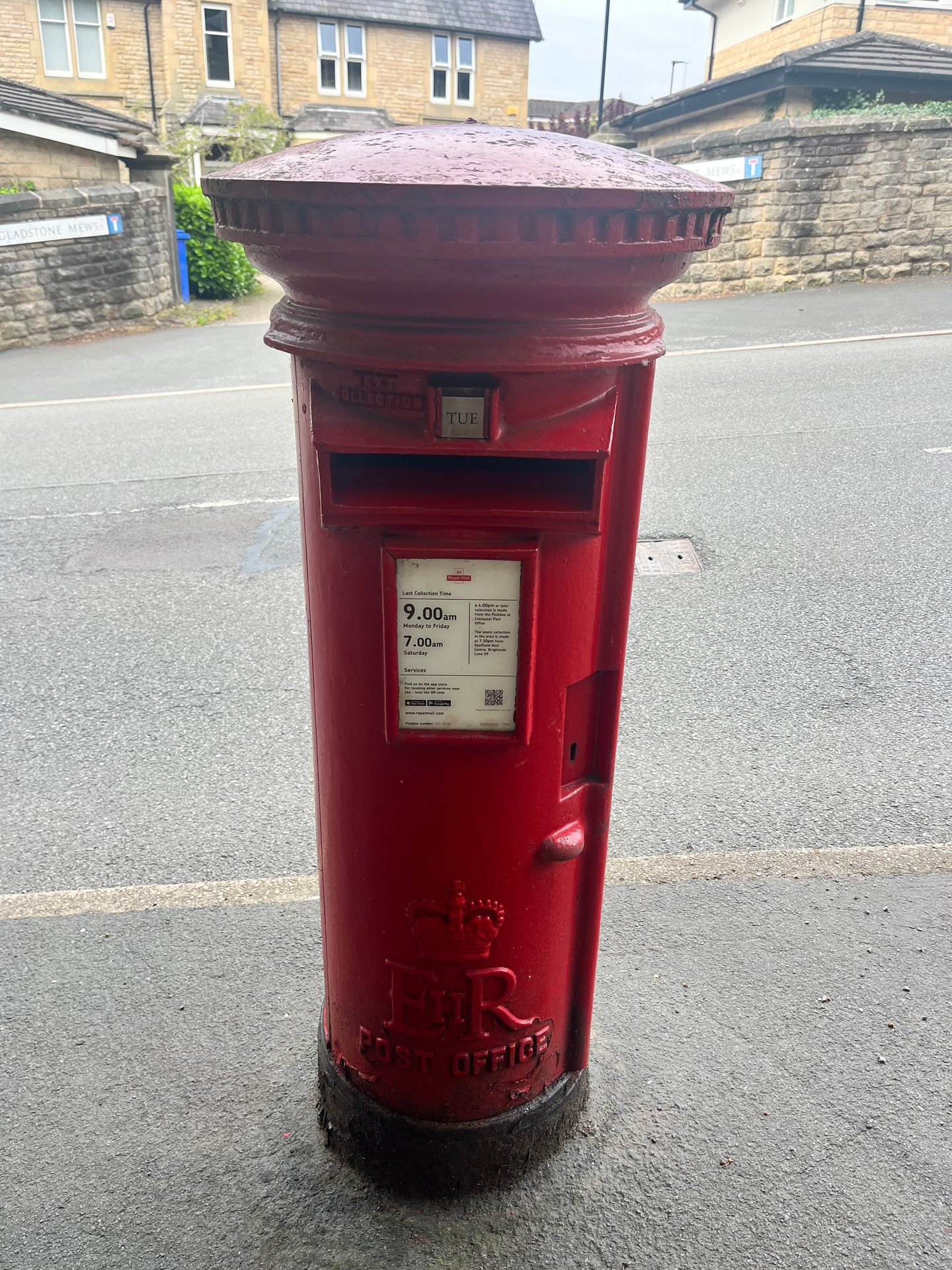 Postbox: Gladstone Road, Sheffield, Sheffield, South Yorkshire