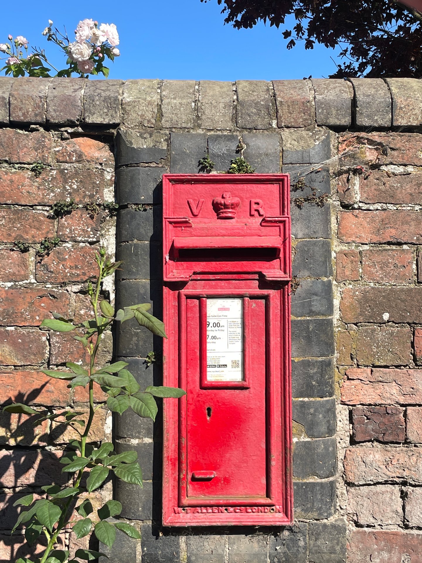 Postbox: Forton Bank, Montford, Montford, Shropshire