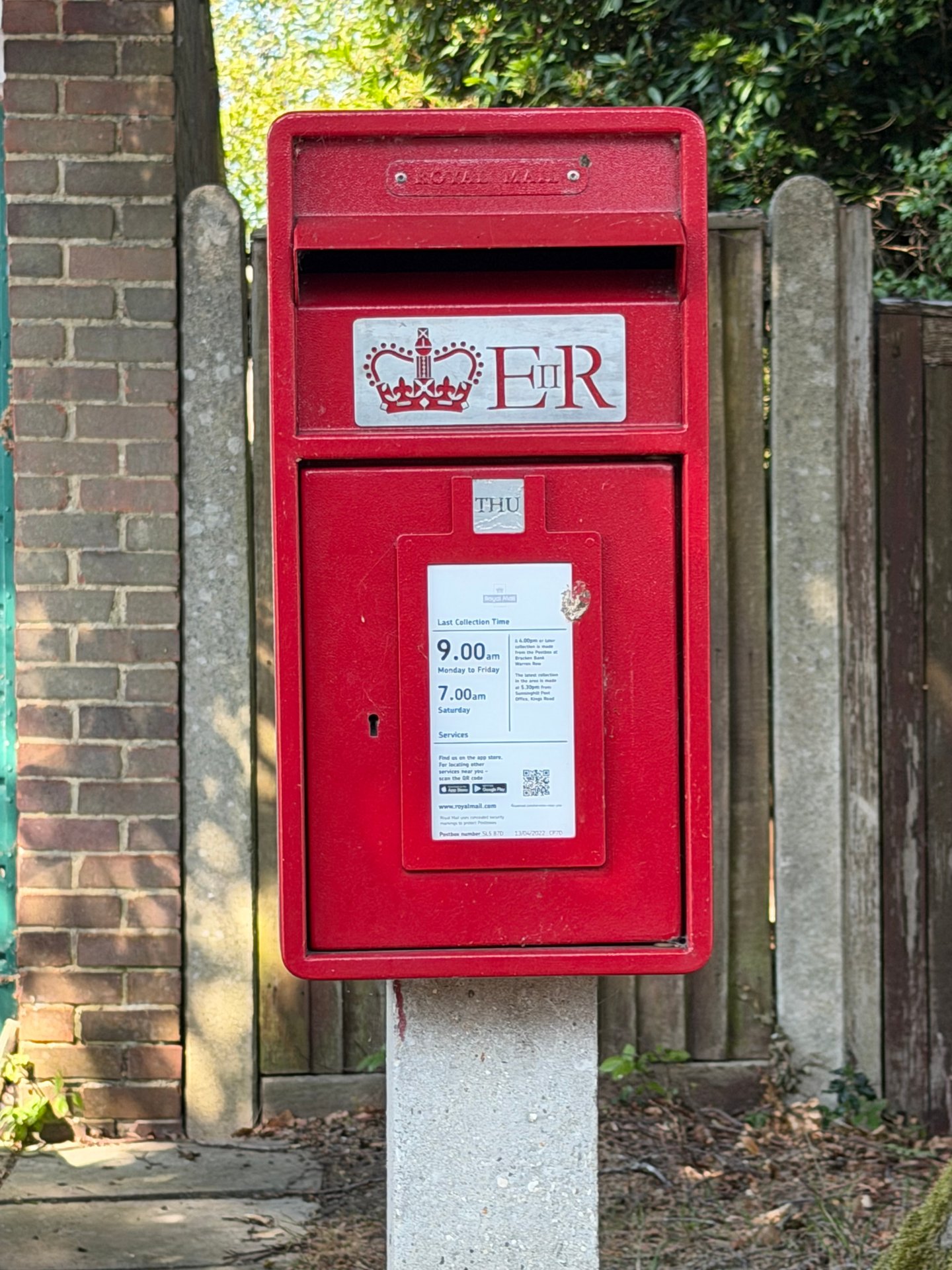 Postbox: Darwall Drive, Chavey Down, Chavey Down, Bracknell Forest