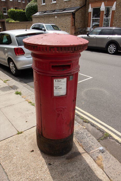 Postbox: Woodlawn Road, Greater London, Hammersmith & Fulham, Greater London