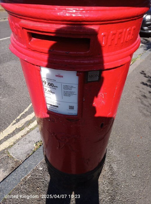 Postbox: Lyndhurst Grove, Greater London, Southwark, Greater London