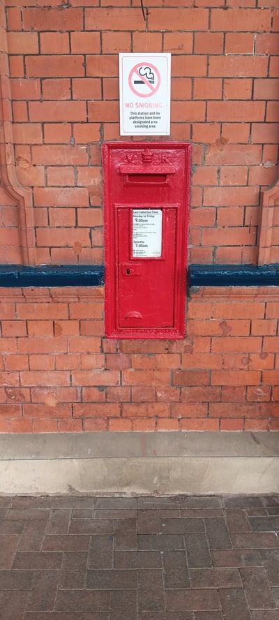Postbox: Mill Road, Rugby