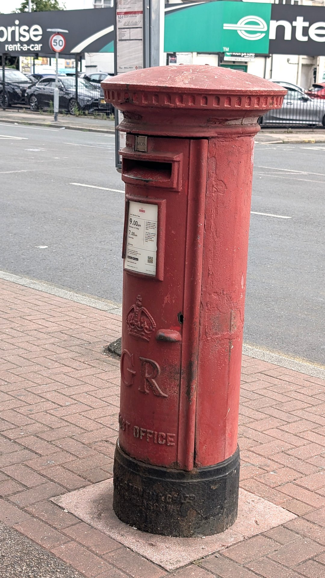 Postbox: Mawney Road, Romford, Romford, England