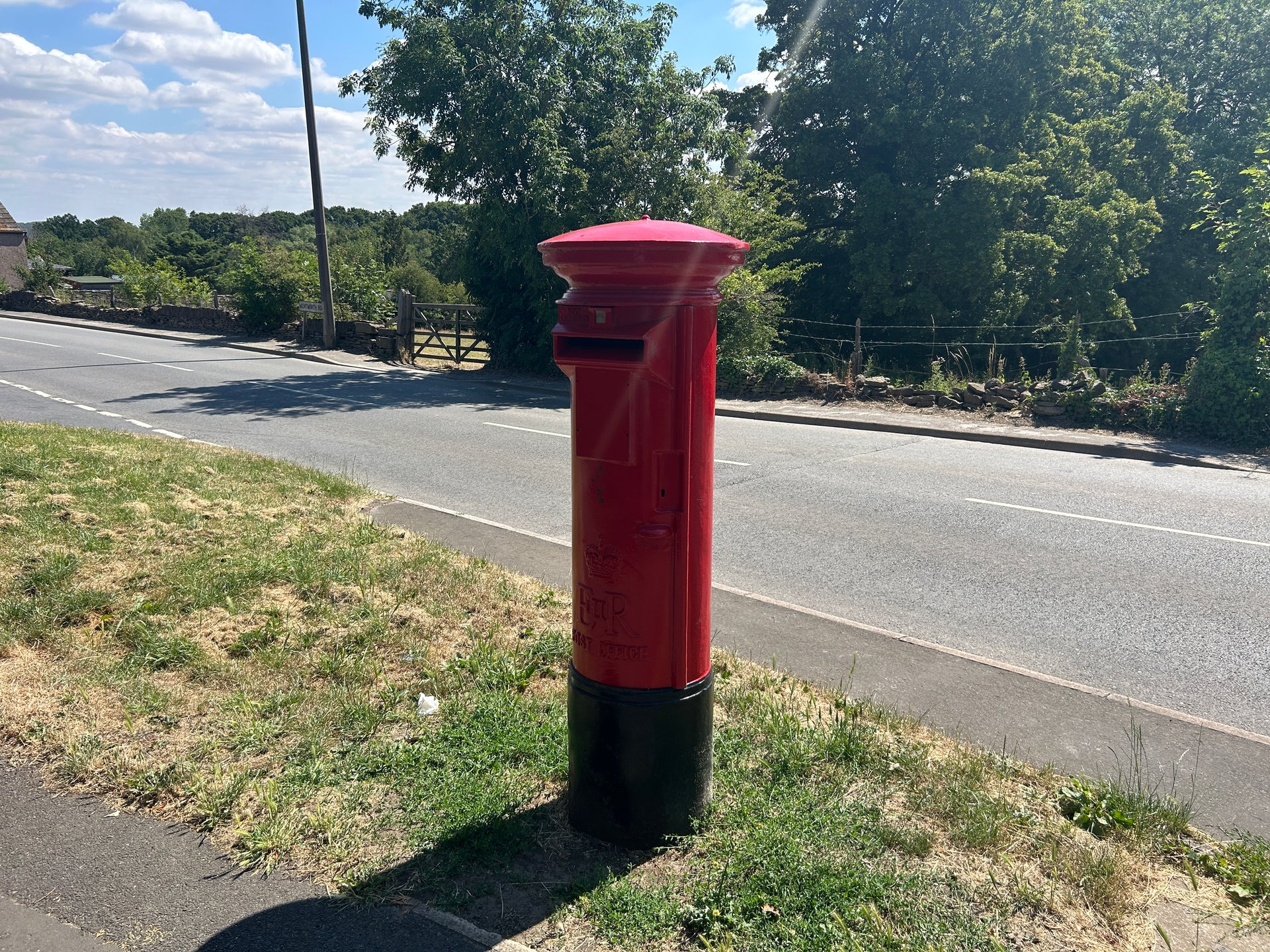 Postbox: Wentworth Road, Thorpe Hesley, Rotherham, South Yorkshire