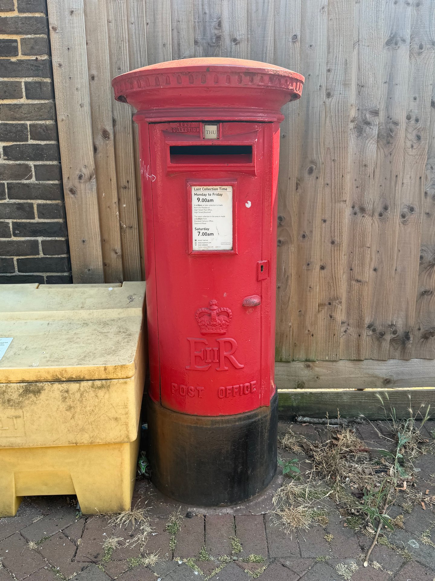 Postbox: The Avenue, Bracknell, Bracknell, Bracknell Forest