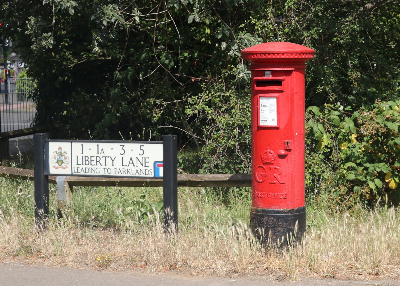 Postbox: Parklands, Addlestone, Addlestone, Surrey