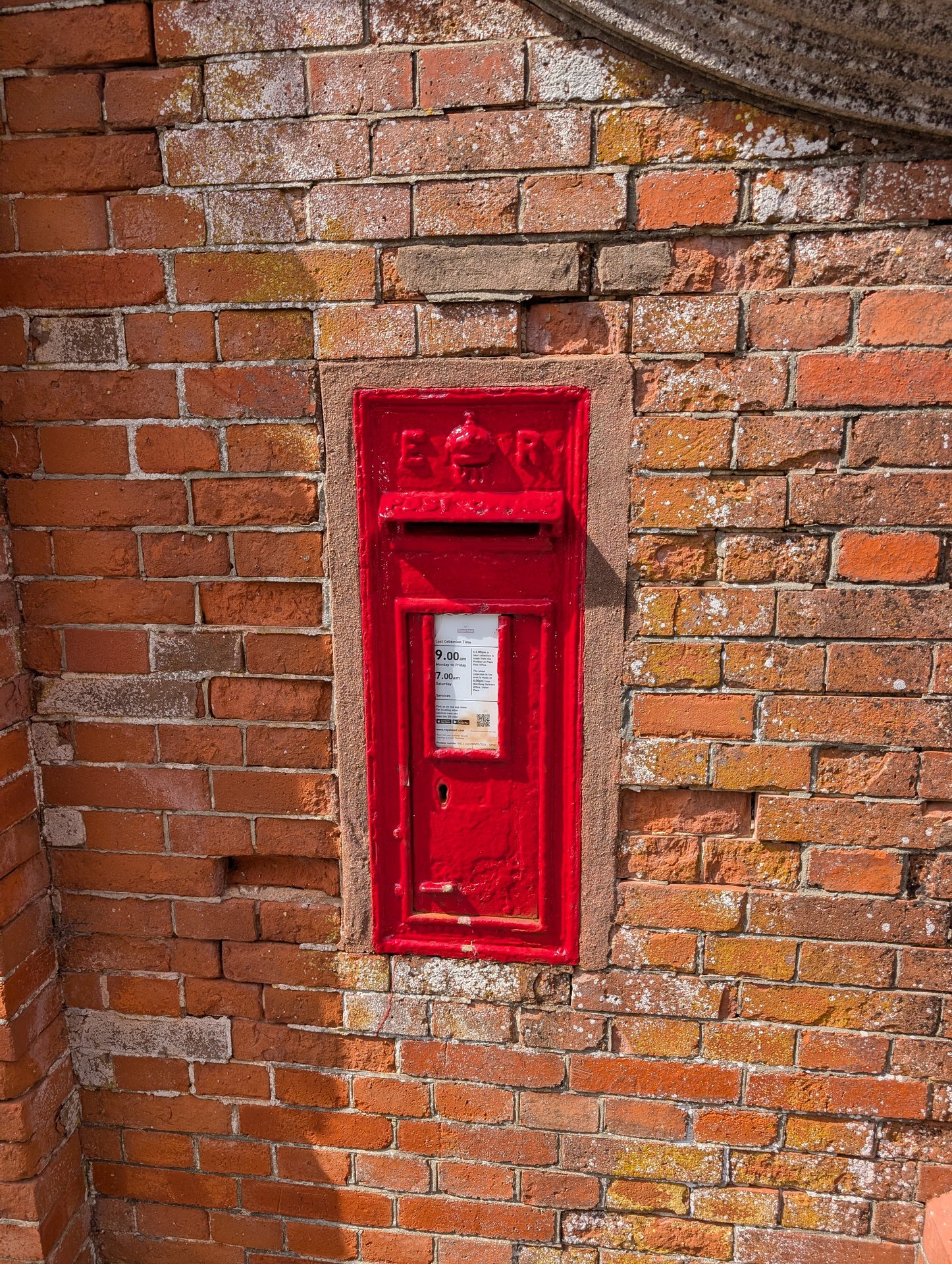 Postbox: Boundary Road, Worthing, Worthing, West Sussex