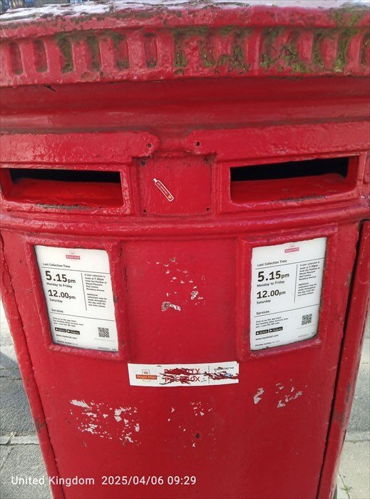 Postbox: Murray Grove, Greater London, Hackney, Greater London